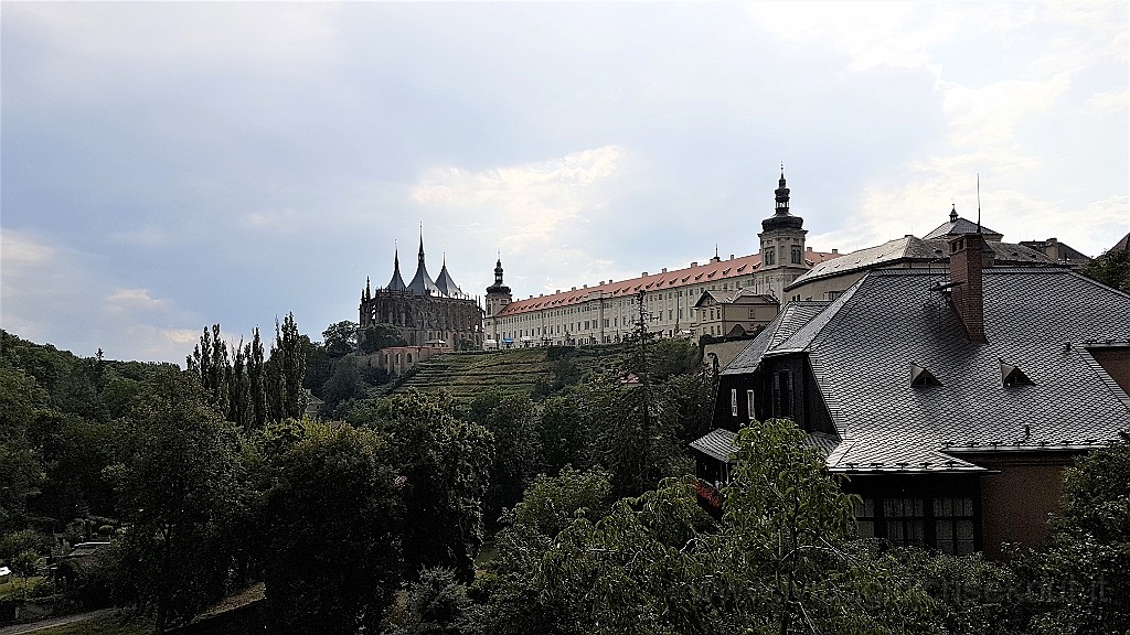 20190803_160129 copia.jpg - Panoramica sulla Chiesa di Santa Barbara.